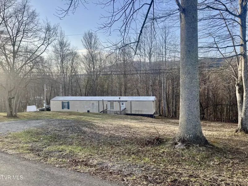 11325 Frederick RD, Coeburn, VA 24230