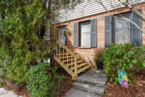 Johnson City, TN 37601,2205 Greenbriar CIR #1