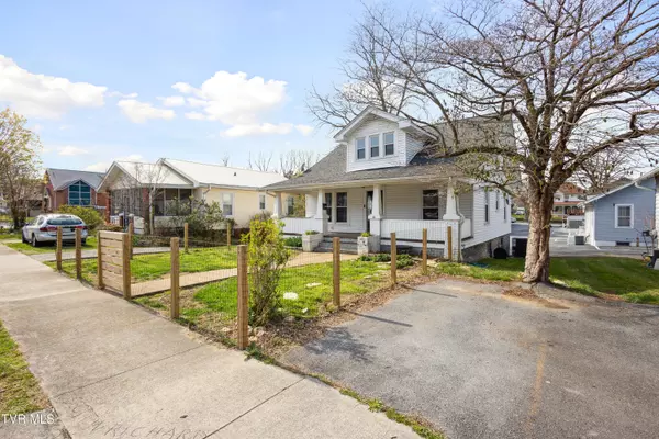 Johnson City, TN 37604,102 Locust ST