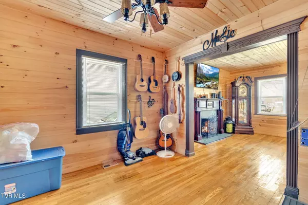 Kingsport, TN 37664,1645 Pineola AVE