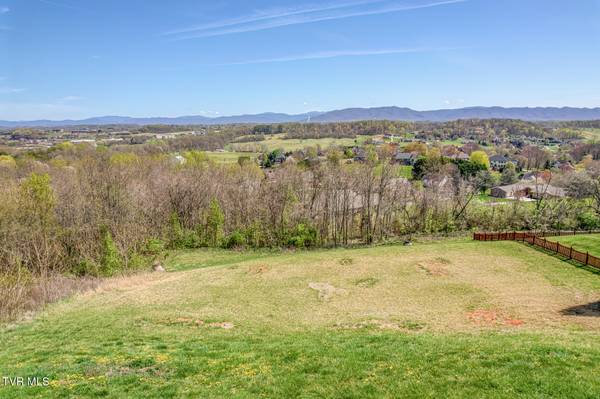 125 Simmons Ridge, Johnson City, TN 37604