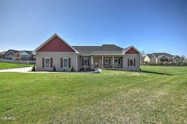 112 Chandler CIR, Bluff City, TN 37618