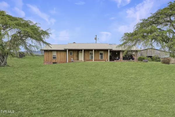 90 Birds Bridge RD, Greeneville, TN 37743
