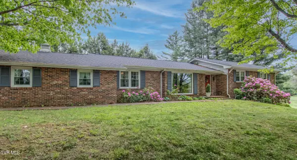 Abingdon, VA 24211,19494 Oakwood DR