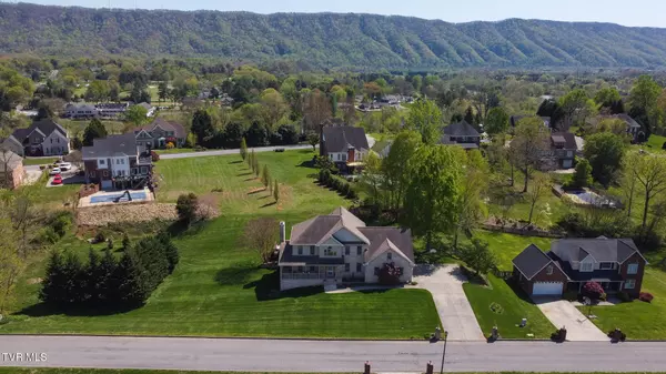 Kingsport, TN 37660,2617 Halifax DR