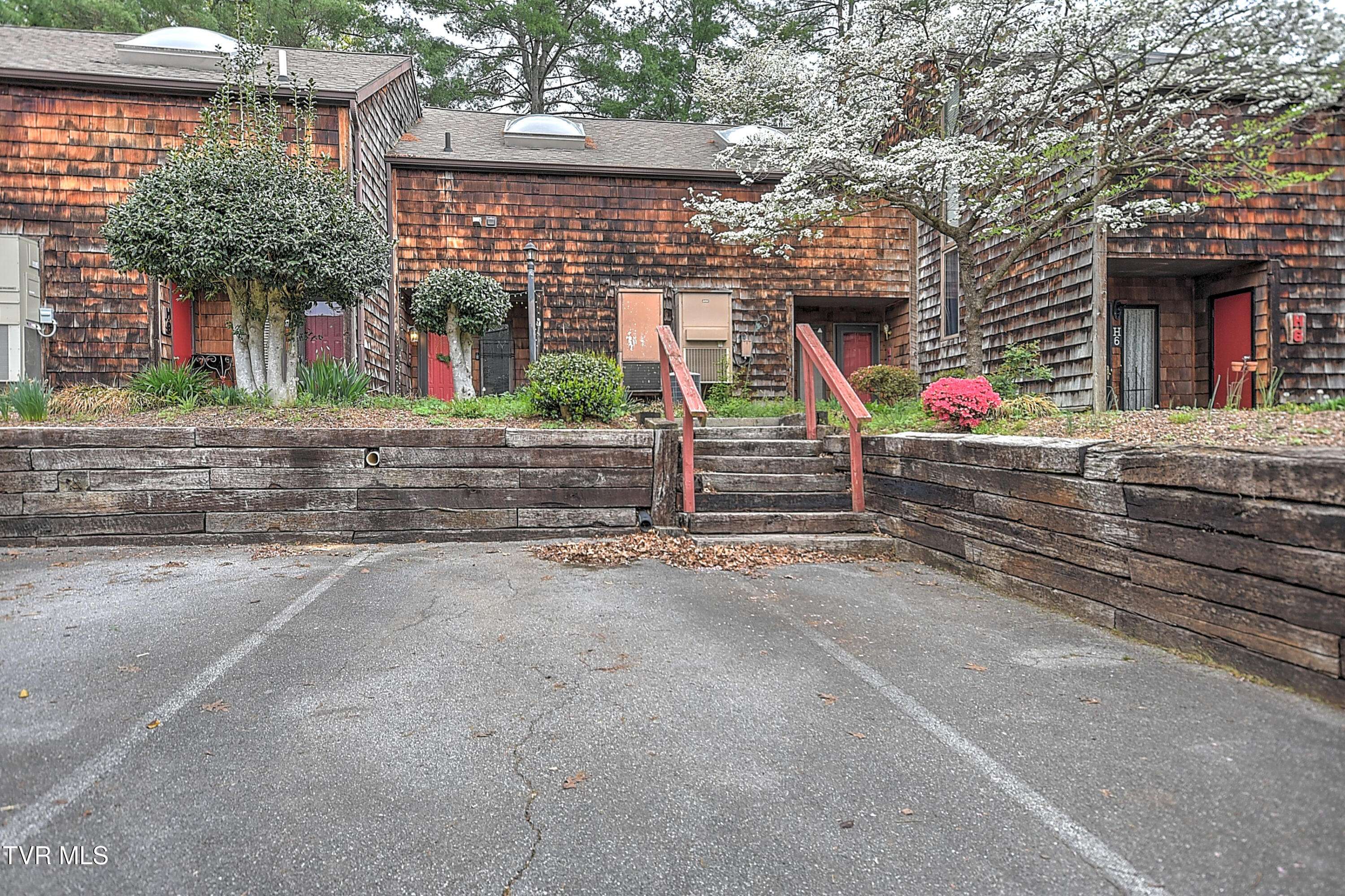 115 Beechnut ST #H8, Johnson City, TN 37601