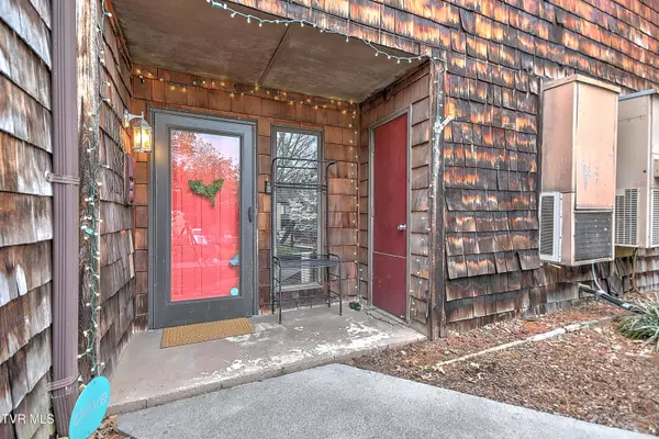 Johnson City, TN 37601,115 Beechnut ST #H8