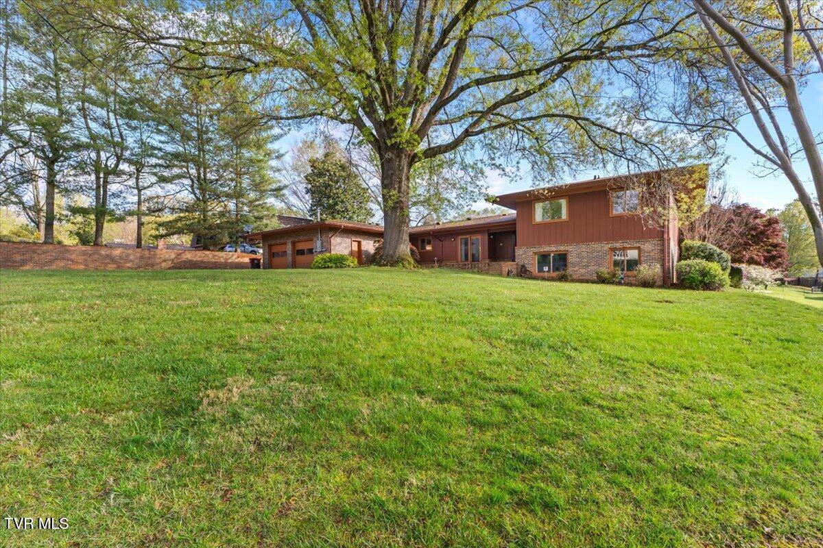 Johnson City, TN 37604,909 Millercrest DR