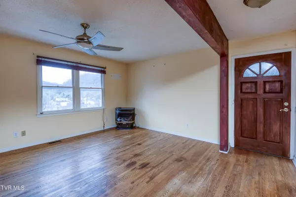 Damascus, VA 24236,623 Cemetery Ridge RD