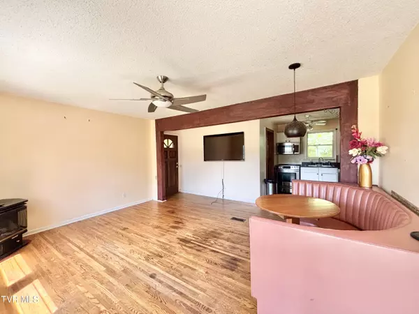 Damascus, VA 24236,623 Cemetery Ridge RD