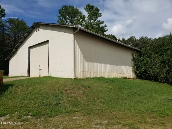 1150 Volunteer ST, Church Hill, TN 37642