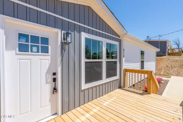 White Pine, TN 37890,215 Songbird WAY