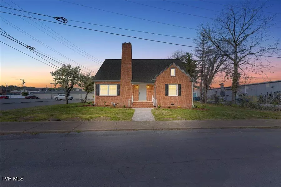 223 N. Riverside DR, Elizabethton, TN 37643