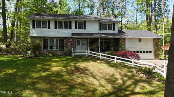 4 Willmar CIR, Johnson City, TN 37604