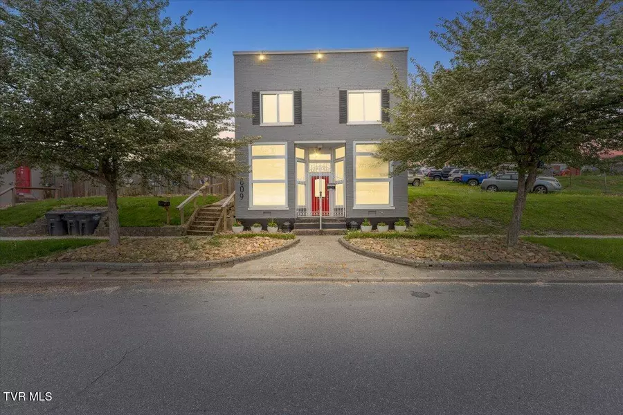 809 Sullivan ST, Kingsport, TN 37660