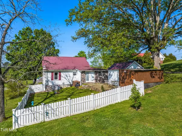Bulls Gap, TN 37711,122 Highland AVE