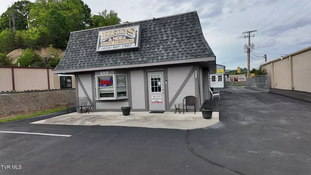1530 Bridgewater LN, Kingsport, TN 37660