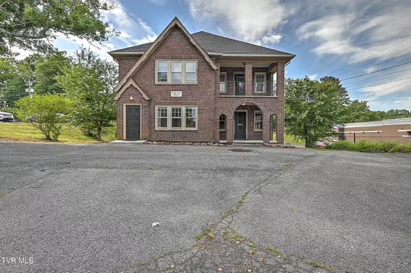 Marion, VA 24354,1122 Main ST