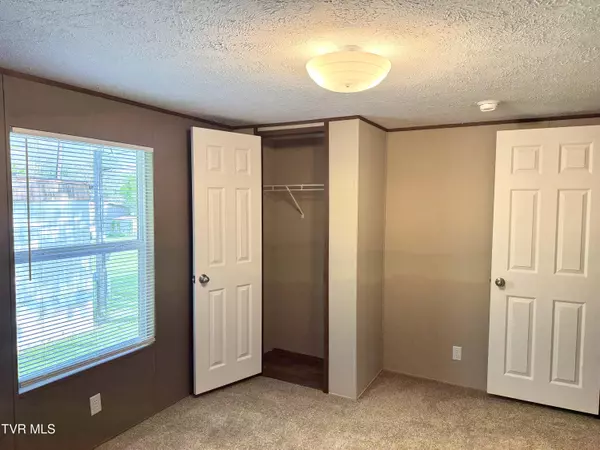 Raven, VA 24639,236 Redwood DR