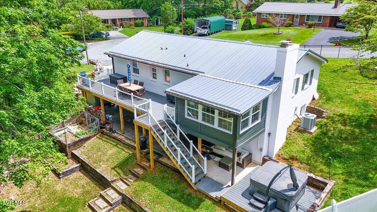 Johnson City, TN 37604,8 Brooklawn CT