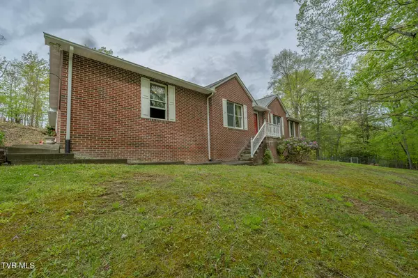 Wise, VA 24293,9734 Palmetto RD