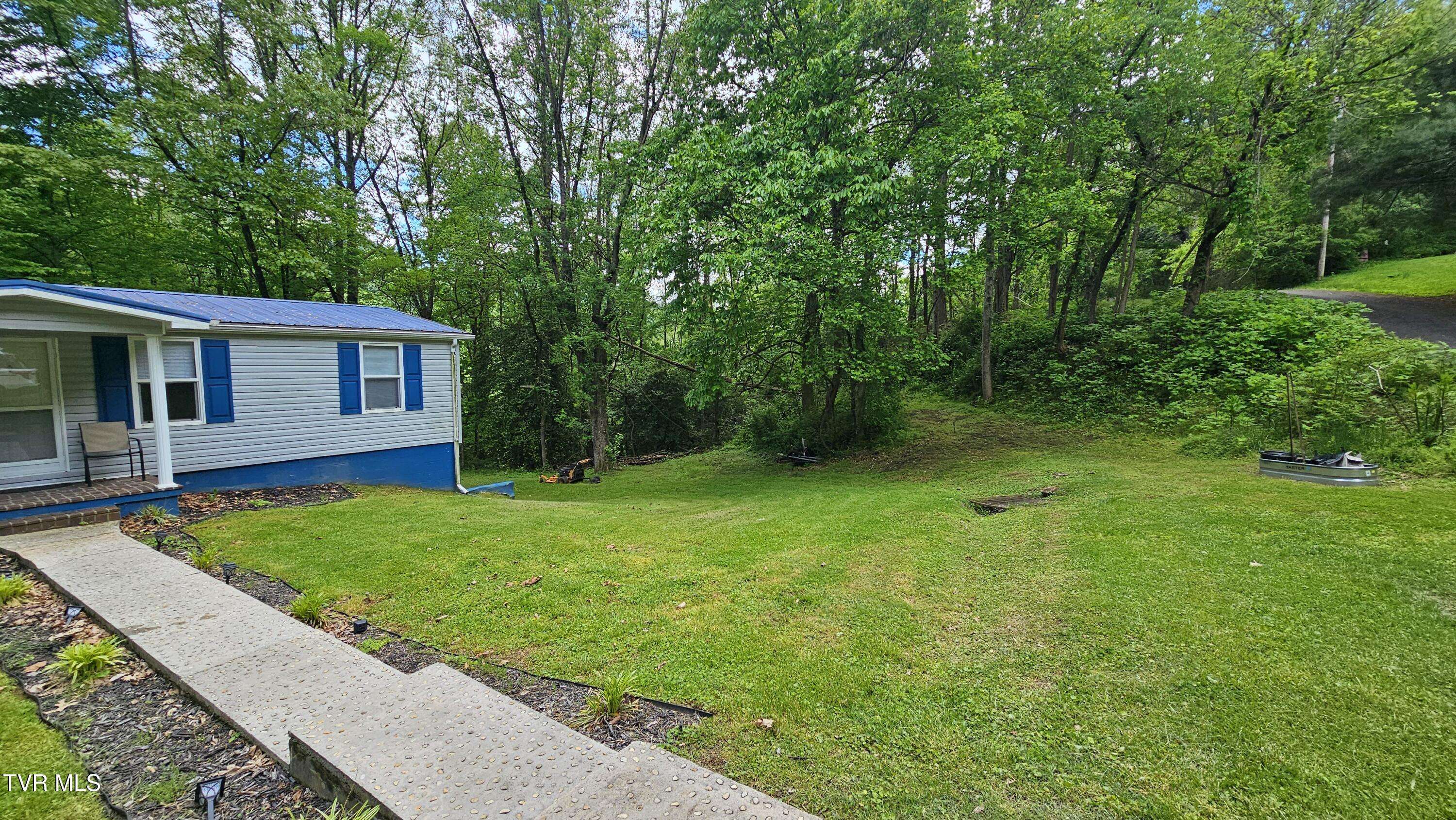 Big Stone Gap, VA 24219,824 Buckner AVE