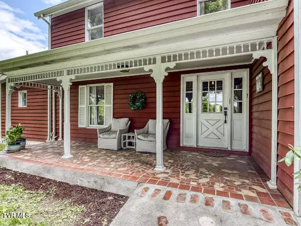 Abingdon, VA 24211,26354 Pewter LN