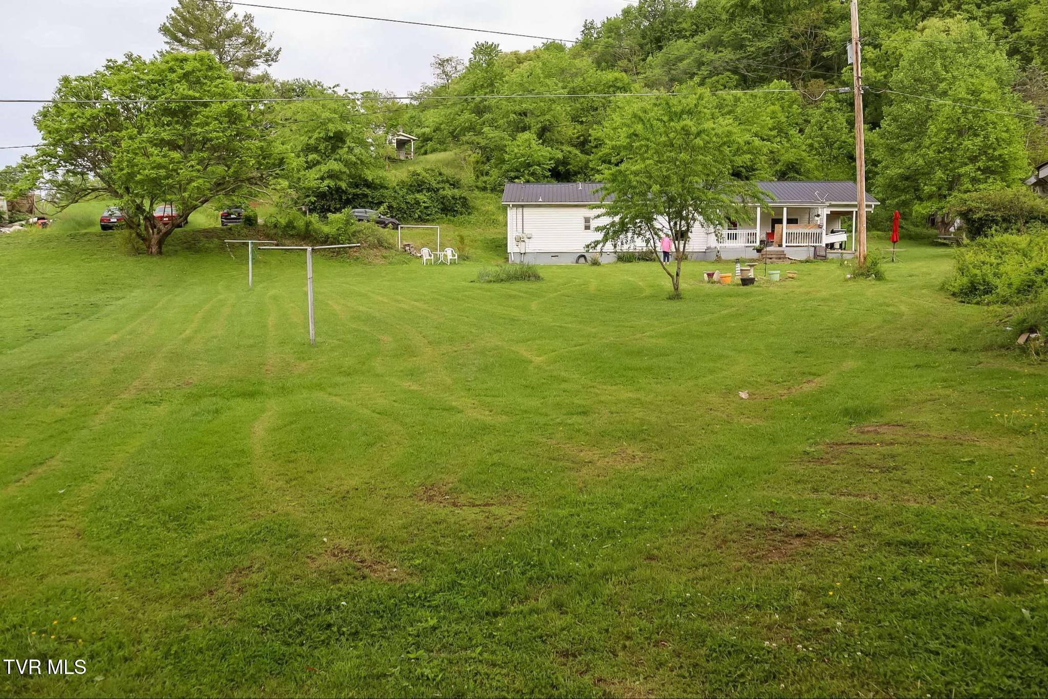 3871 Roundtop CIR, Saltville, VA 24370