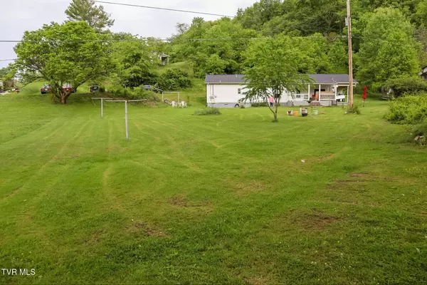 3871 Roundtop CIR, Saltville, VA 24370