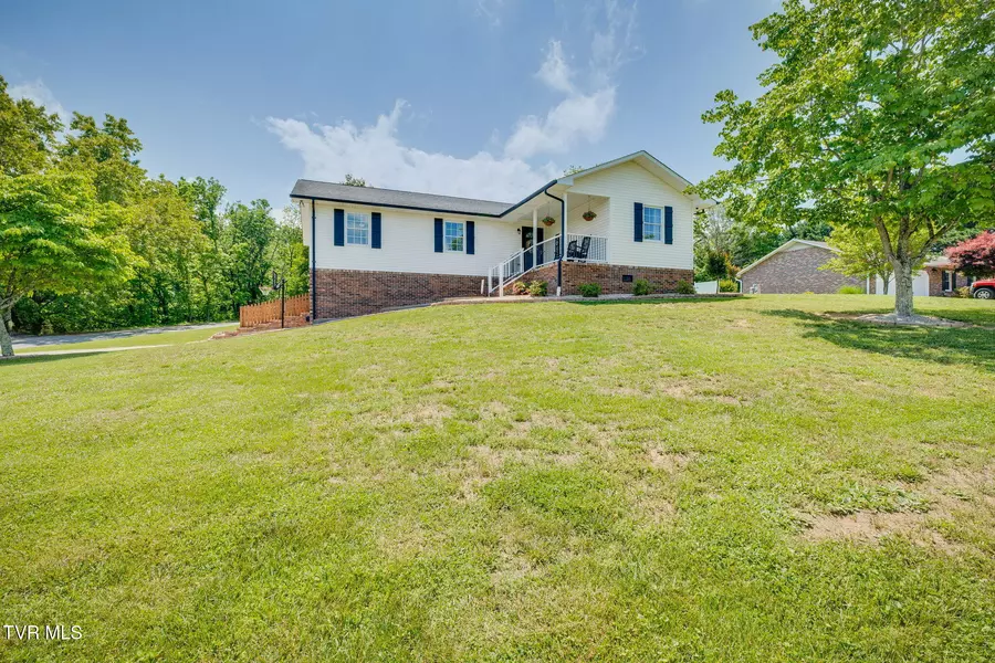 237 Charlie AVE, Piney Flats, TN 37686