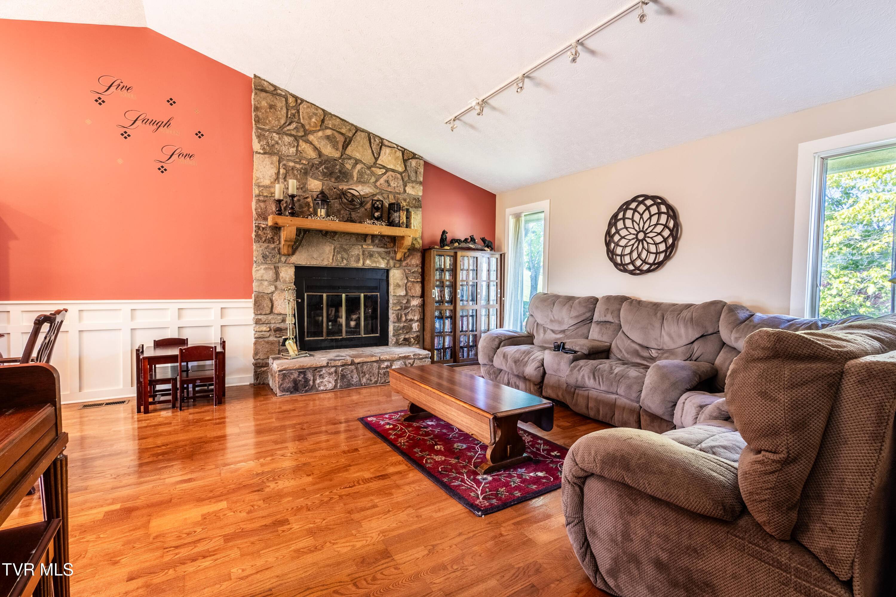 Kingsport, TN 37664,3604 Crest RD