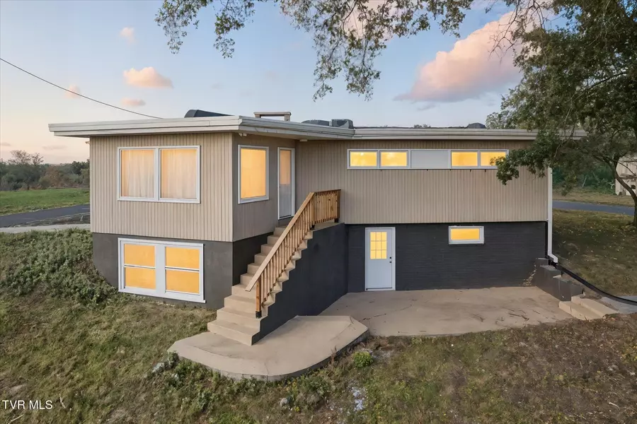 310 Knob Hill DR, Bristol, TN 37620