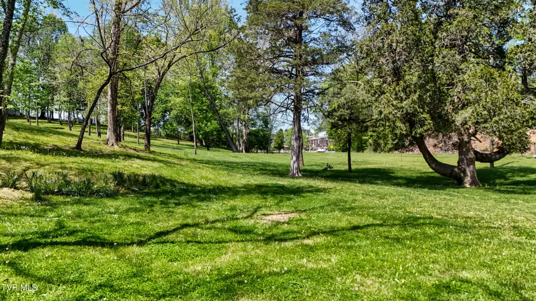 1912 King College RD, Bristol, TN 37620