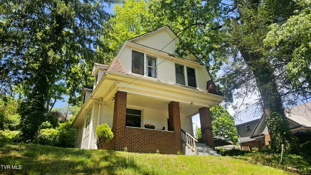 736 The Terrace ST, Norton, VA 24273