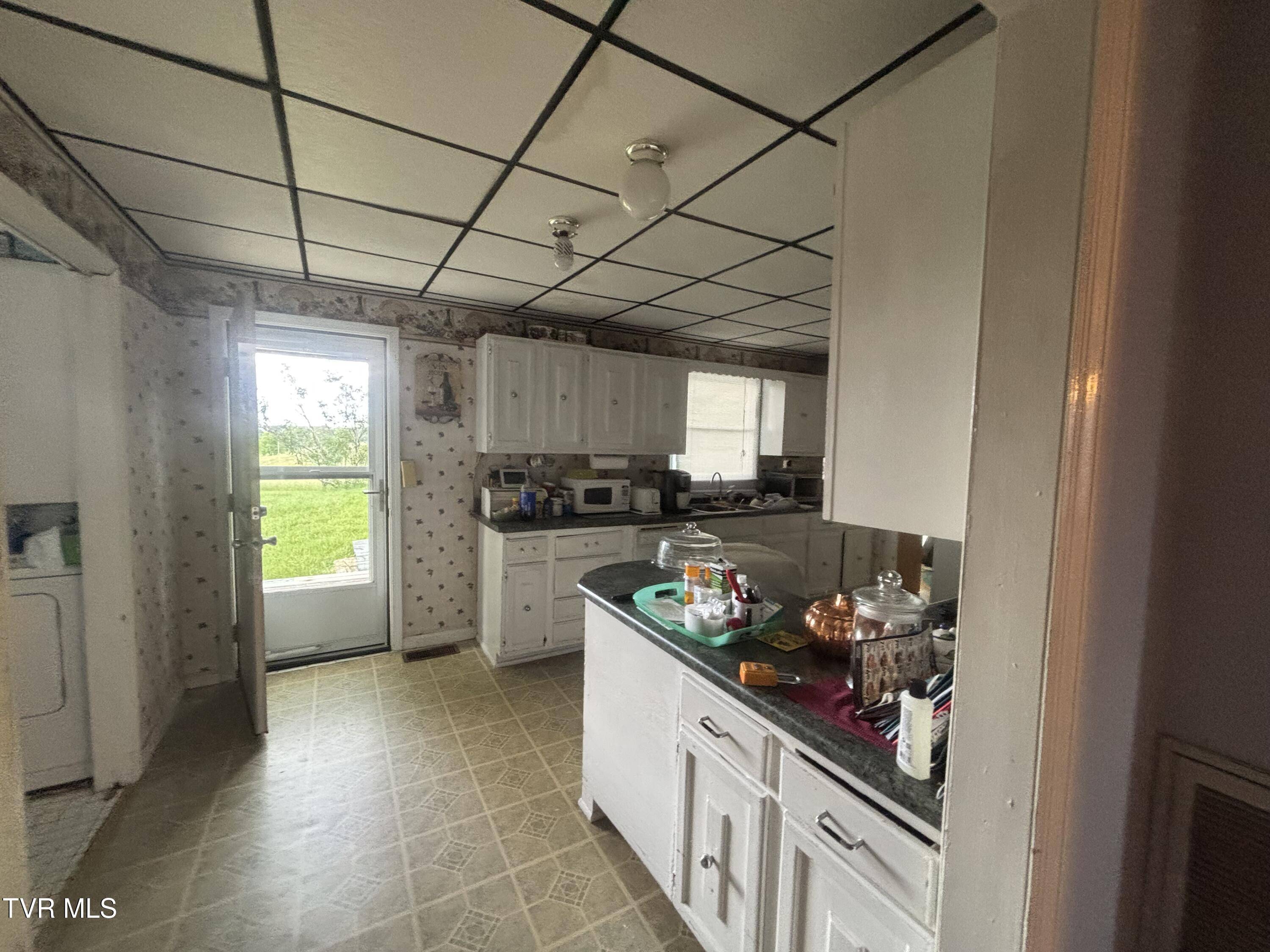 Saint Paul, VA 24283,14313 Sandy Ridge RD