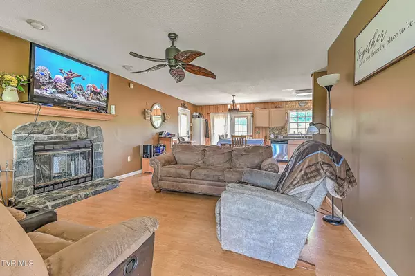 Surgoinsville, TN 37873,1992 Stanley Valley RD