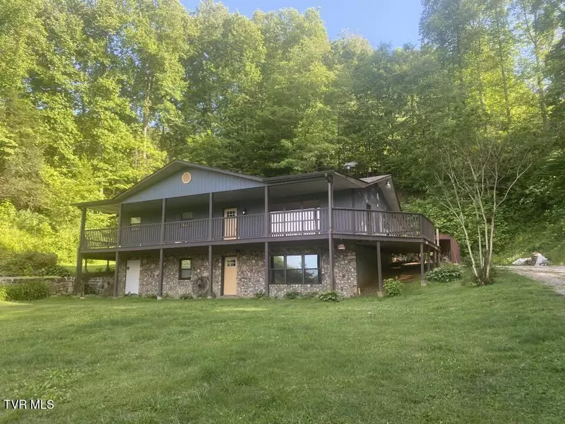 261 Rainbolt ST, Butler, TN 37640