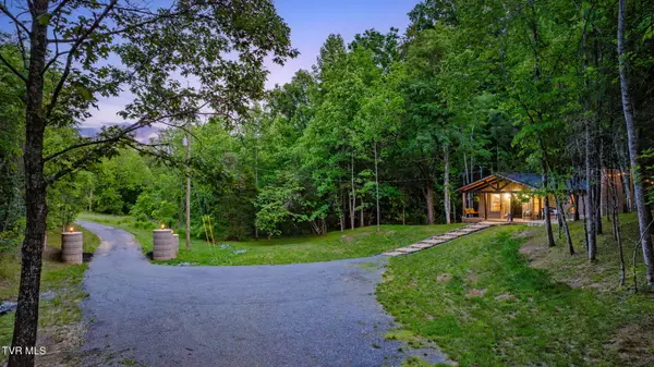 Kingsport, TN 37660,455 Okey Mowell RD