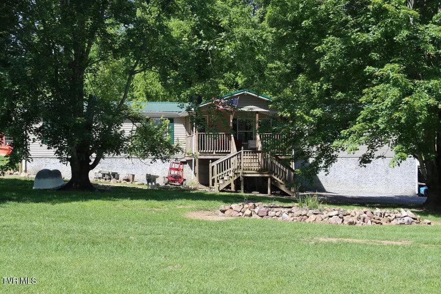 17508 Dreamers LN, Glade Spring, VA 24340