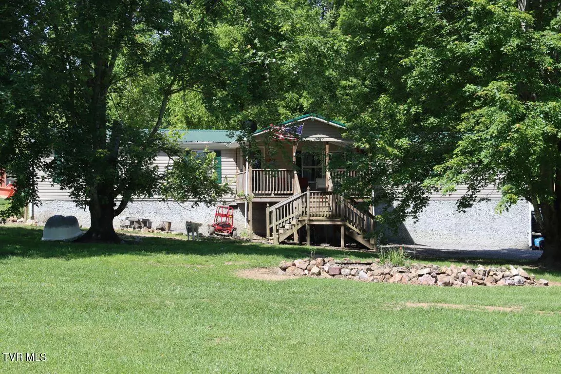 Glade Spring, VA 24340,17508 Dreamers LN