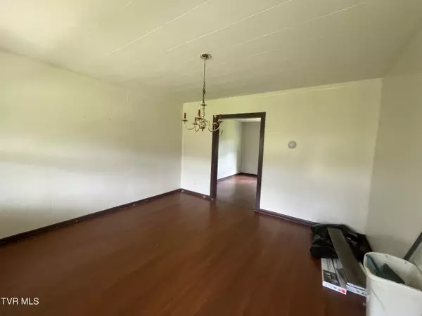 Coeburn, VA 24230,11352 Frederick RD
