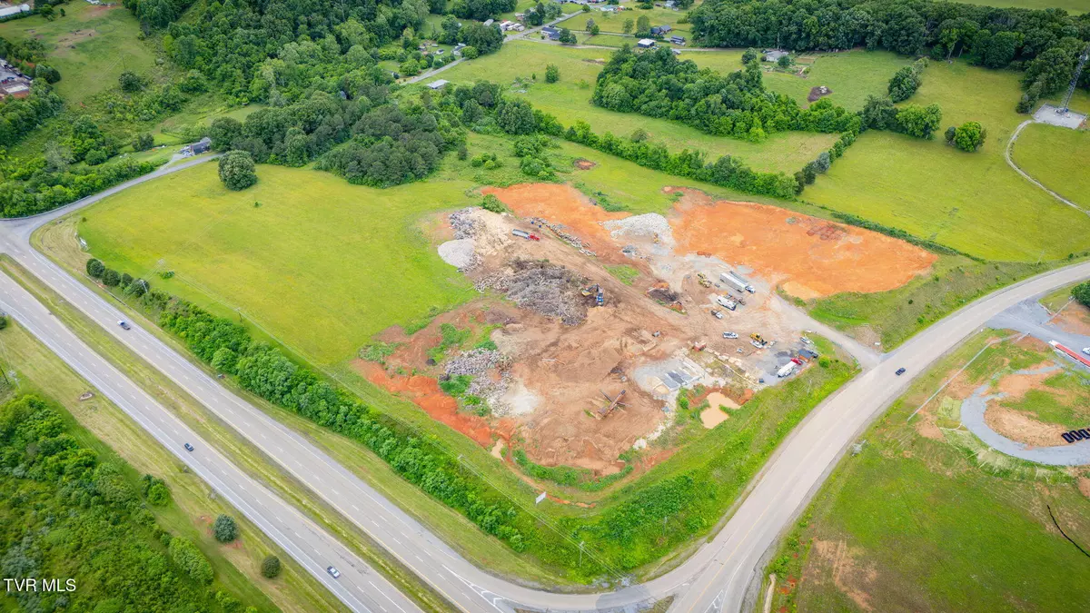 Surgoinsville, TN 37873,127 Bradley Creek RD
