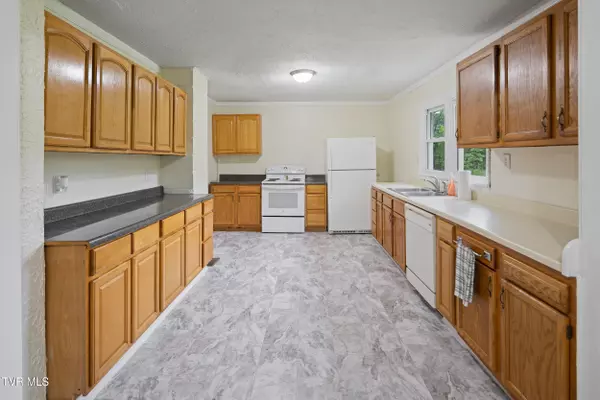 Butler, TN 37640,1227 Poga RD