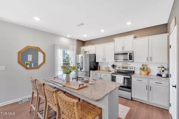 Piney Flats, TN 37686,2281 Egret LN