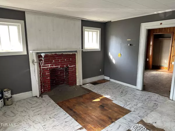 Bristol, VA 24201,276 Spurgeon LN