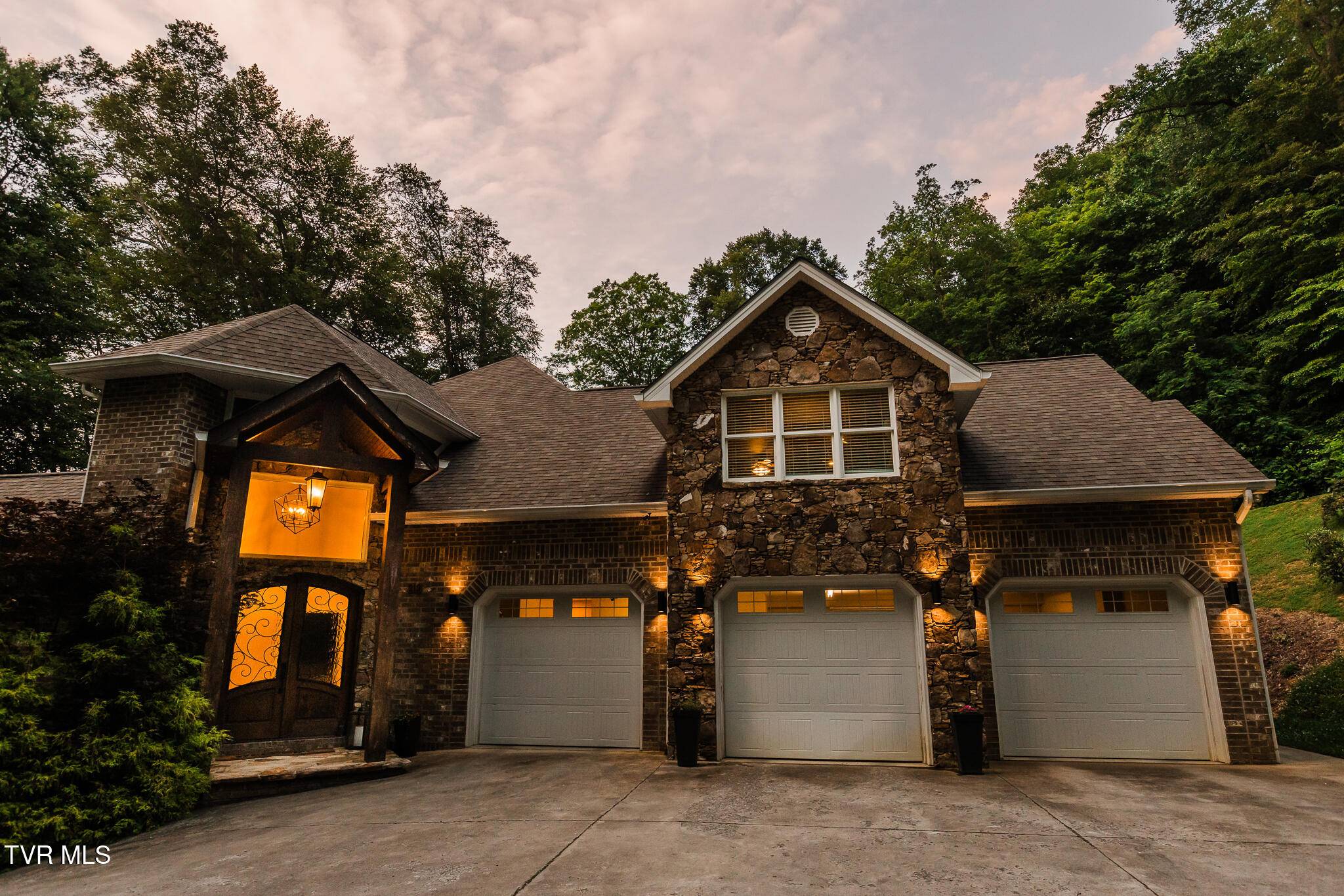 Johnson City, TN 37604,213 Shadowood DR