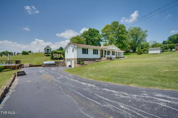 Elizabethton, TN 37643,159 Rosewood CIR