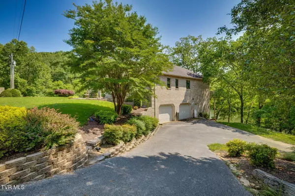 Piney Flats, TN 37686,100 Pointe DR