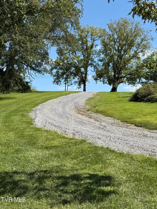 Johnson City, TN 37615,153 Bart Green DR