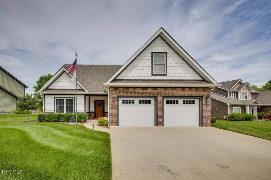 2417 Edinburgh Channel RD, Kingsport, TN 37664